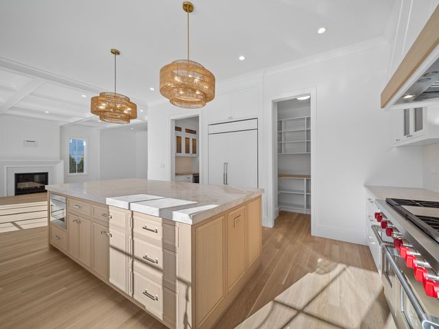 2009 Robincrest Lane, Glenview, IL 60025