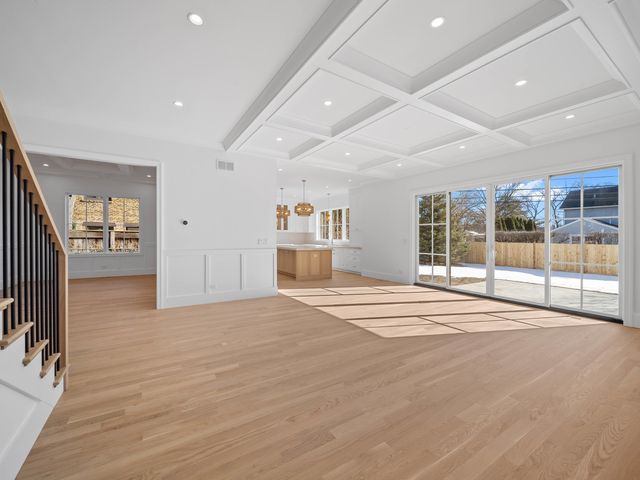 2009 Robincrest Lane, Glenview, IL 60025