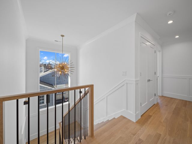 2009 Robincrest Lane, Glenview, IL 60025