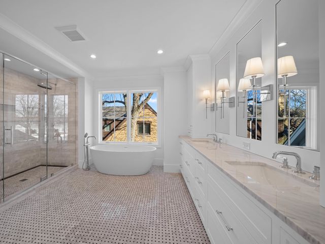 2009 Robincrest Lane, Glenview, IL 60025