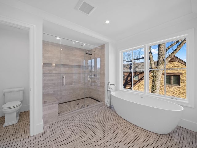 2009 Robincrest Lane, Glenview, IL 60025