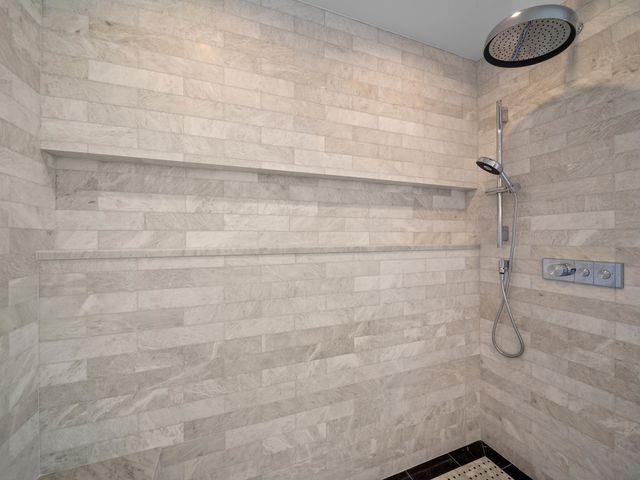 2009 Robincrest Lane, Glenview, IL 60025