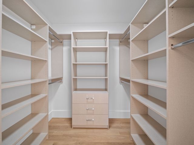 2009 Robincrest Lane, Glenview, IL 60025