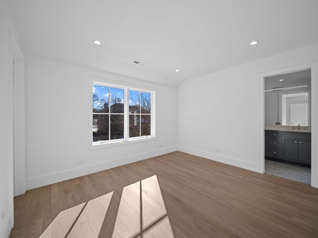 2009 Robincrest Lane, Glenview, IL 60025