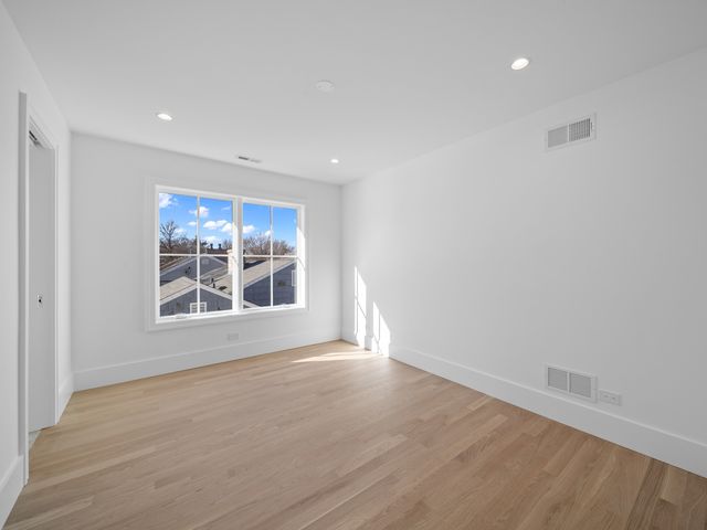 2009 Robincrest Lane, Glenview, IL 60025