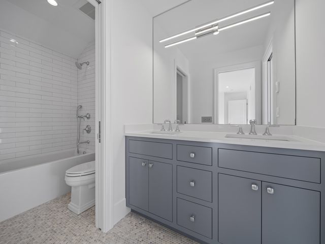 2009 Robincrest Lane, Glenview, IL 60025