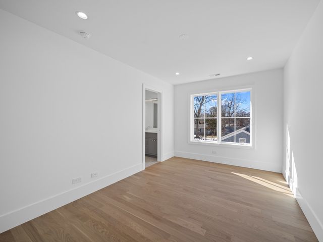 2009 Robincrest Lane, Glenview, IL 60025