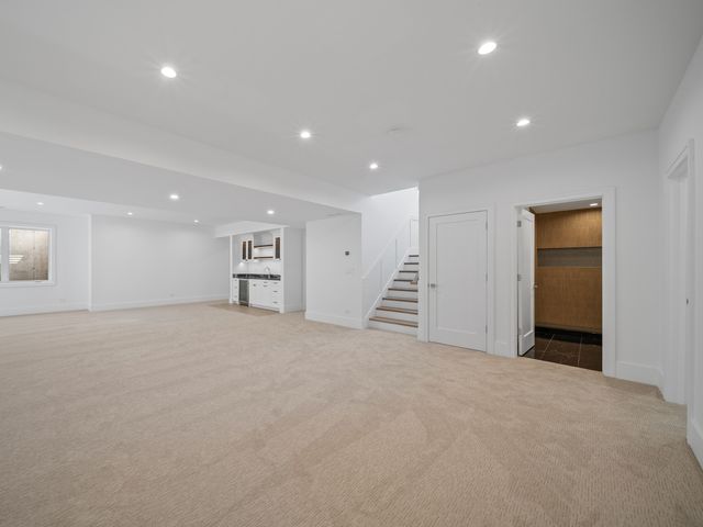 2009 Robincrest Lane, Glenview, IL 60025