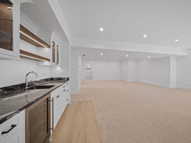 2009 Robincrest Lane, Glenview, IL 60025