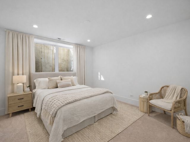 2009 Robincrest Lane, Glenview, IL 60025