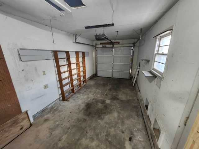 5908 E Kinkaid St, Wichita, KS 67218