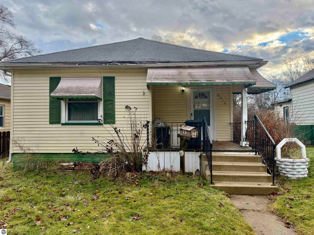 Image 1 of property listing at 2312 Durand Street, Saginaw, MI 48602