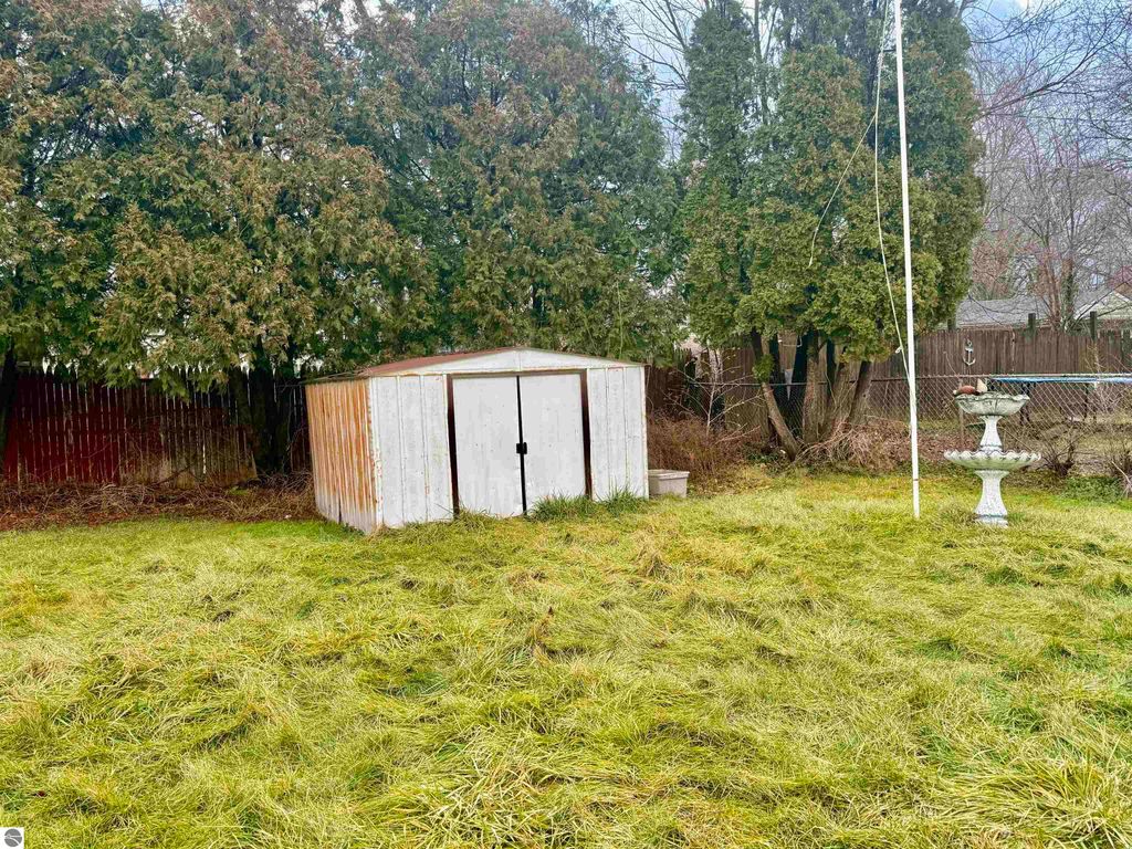 Image 19 of property listing at 2312 Durand Street, Saginaw, MI 48602