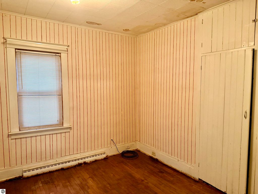 Image 9 of property listing at 2312 Durand Street, Saginaw, MI 48602