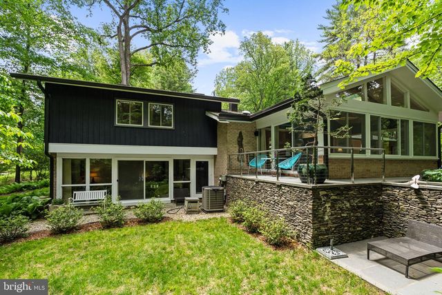 8034 PARK OVERLOOK DR, Bethesda, MD 20817