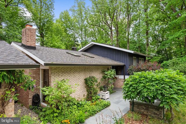 8034 PARK OVERLOOK DR, Bethesda, MD 20817