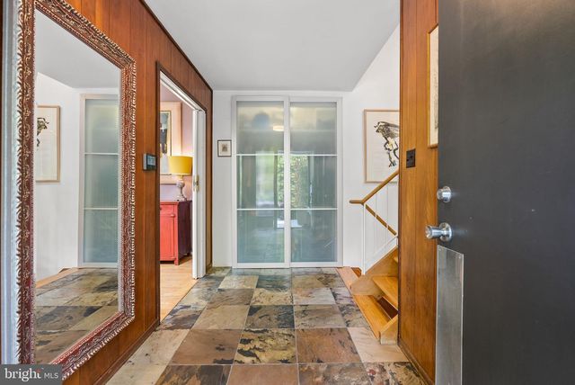 8034 PARK OVERLOOK DR, Bethesda, MD 20817