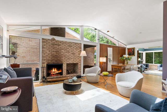 8034 PARK OVERLOOK DR, Bethesda, MD 20817