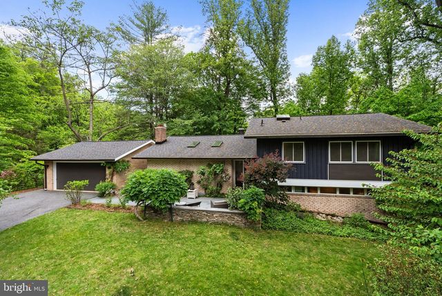 8034 PARK OVERLOOK DR, Bethesda, MD 20817
