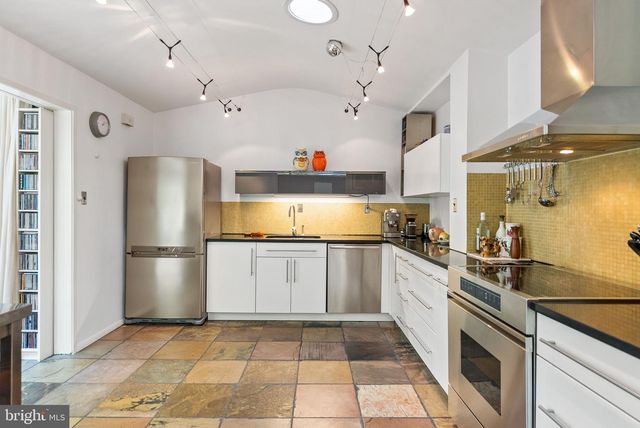 8034 PARK OVERLOOK DR, Bethesda, MD 20817