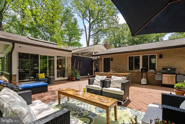 8034 PARK OVERLOOK DR, Bethesda, MD 20817