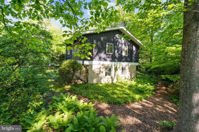 8034 PARK OVERLOOK DR, Bethesda, MD 20817