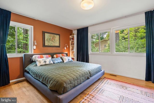 8034 PARK OVERLOOK DR, Bethesda, MD 20817