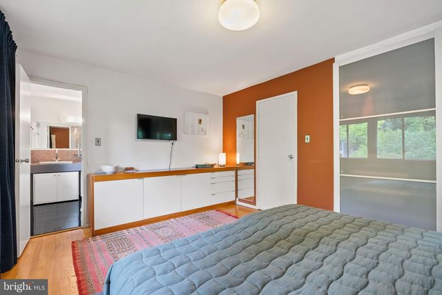 8034 PARK OVERLOOK DR, Bethesda, MD 20817