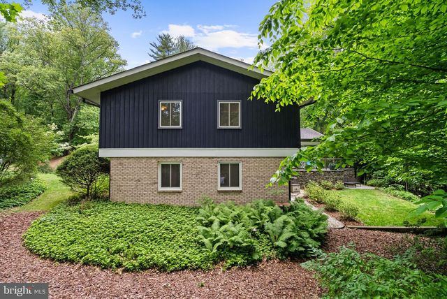 8034 PARK OVERLOOK DR, Bethesda, MD 20817