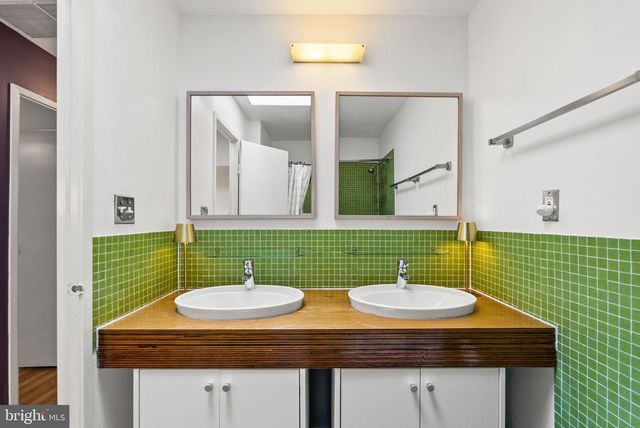 8034 PARK OVERLOOK DR, Bethesda, MD 20817