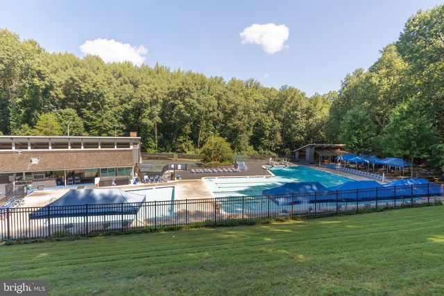 8034 PARK OVERLOOK DR, Bethesda, MD 20817