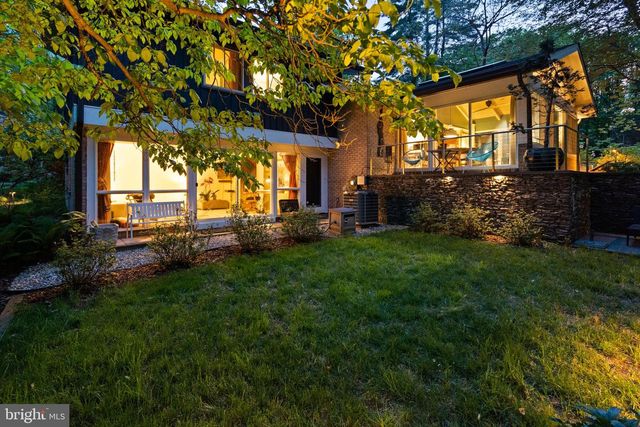8034 PARK OVERLOOK DR, Bethesda, MD 20817