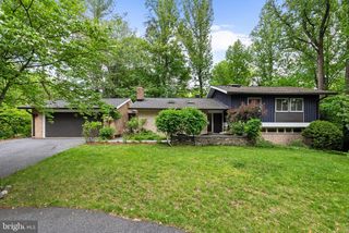 8034 PARK OVERLOOK DR, Bethesda, MD 20817