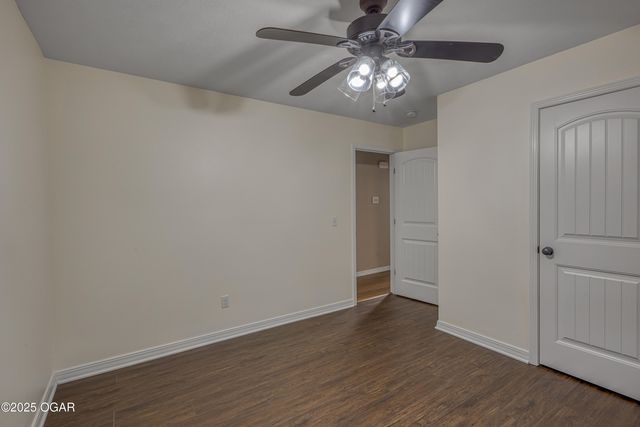 1007 S Roane Court, Webb City, MO 64870