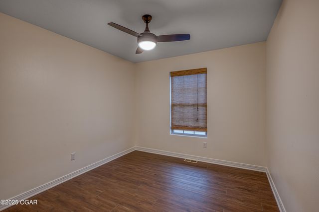 1007 S Roane Court, Webb City, MO 64870