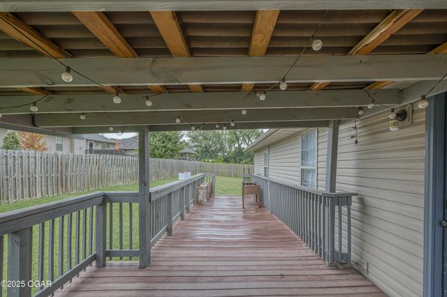 1007 S Roane Court, Webb City, MO 64870