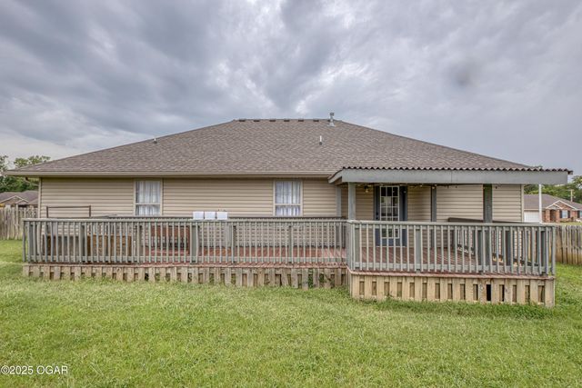 1007 S Roane Court, Webb City, MO 64870