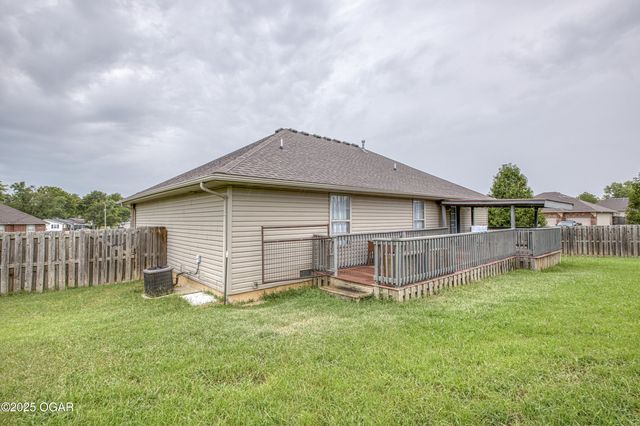 1007 S Roane Court, Webb City, MO 64870