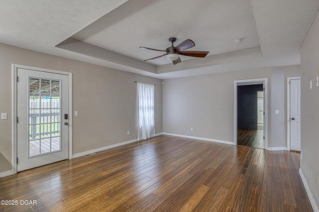 1007 S Roane Court, Webb City, MO 64870