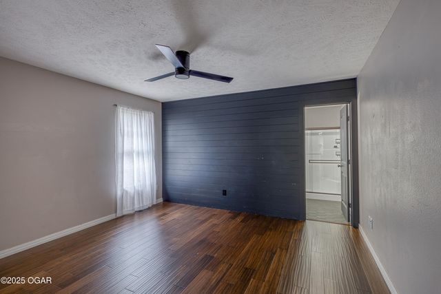 1007 S Roane Court, Webb City, MO 64870