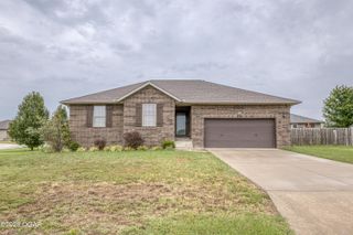 1007 S Roane Court, Webb City, MO 64870