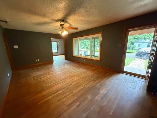 726 Nacogdoches St., Jacksonville, TX 75766