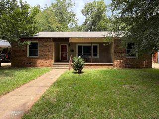 726 Nacogdoches St., Jacksonville, TX 75766