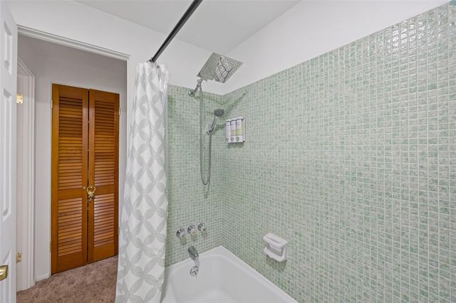 8714 W LANWAY DRIVE, Tampa, FL 33637