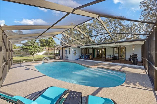 8714 W LANWAY DRIVE, Tampa, FL 33637