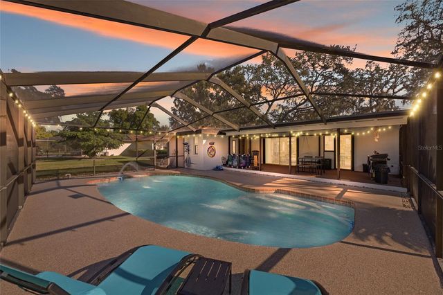 8714 W LANWAY DRIVE, Tampa, FL 33637