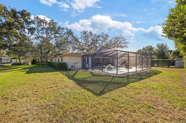 8714 W LANWAY DRIVE, Tampa, FL 33637