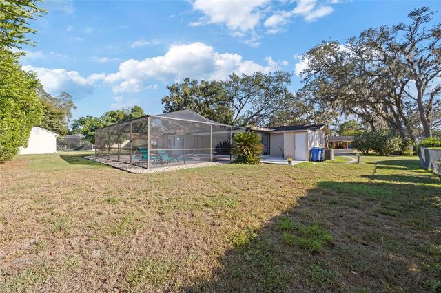 8714 W LANWAY DRIVE, Tampa, FL 33637