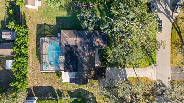 8714 W LANWAY DRIVE, Tampa, FL 33637