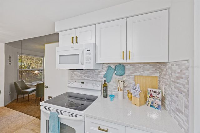 8714 W LANWAY DRIVE, Tampa, FL 33637